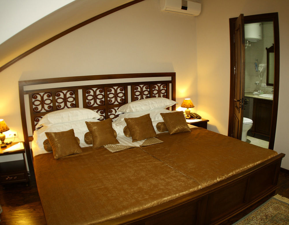 Platan Hotell Samarkand Eksteriør bilde