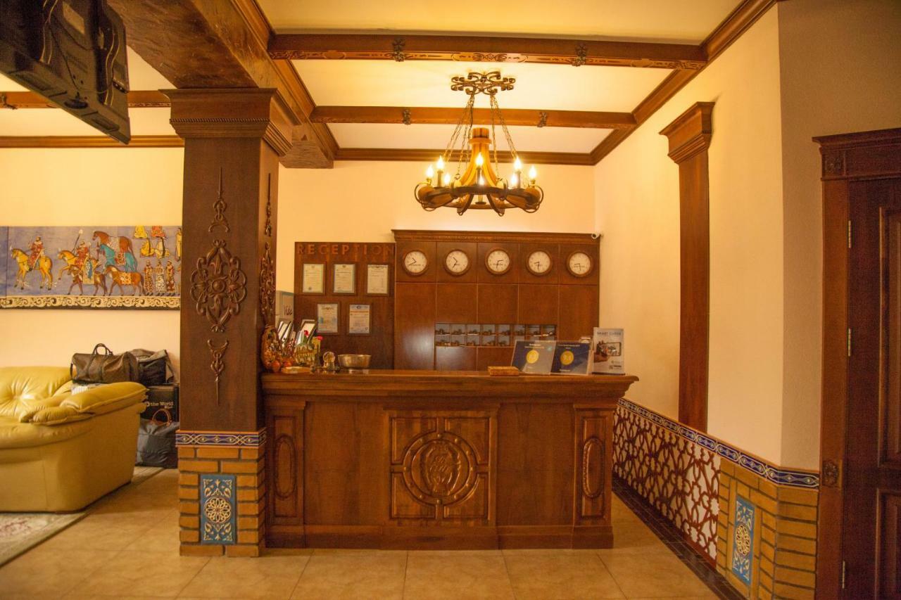 Platan Hotell Samarkand Eksteriør bilde